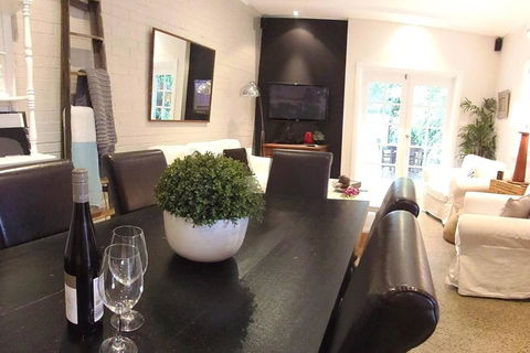 YSG The Edward Townhouses 155 & 157 Steps To Town - Dalby Accommodation 2