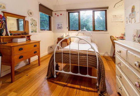 BAY VIEWS On MANNA DROMANA - Dalby Accommodation 6