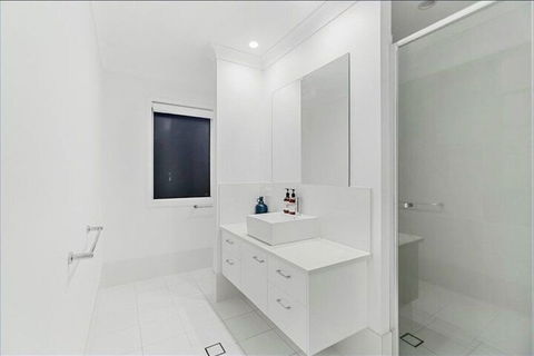 THE BEACH OASIS At 360 - Dalby Accommodation 4