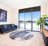 SP246 Brandnew modern Apt in Penrith with parking - Dalby Accommodation