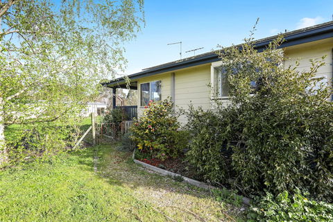 Yarragon 4 Bedroom House In Gippsland - Dalby Accommodation 1