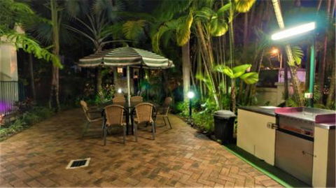 A Taste Of The Tropics - Dalby Accommodation 6