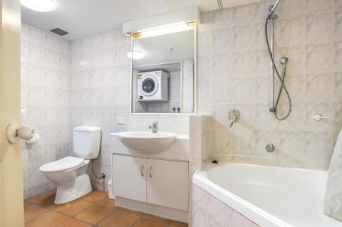 A Taste Of The Tropics - Dalby Accommodation 5