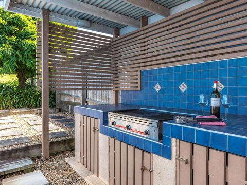 Akarana Beach House :: Jervis Bay Rentals - Dalby Accommodation 1