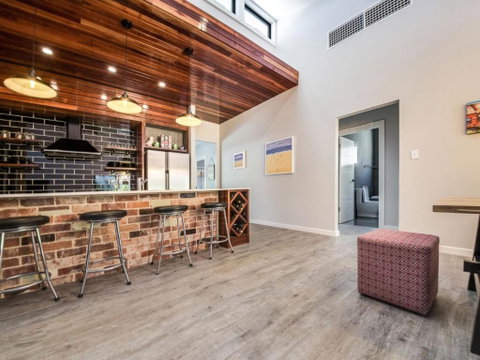 Luxury On Lewis 6 Lewis Road - Dalby Accommodation 6