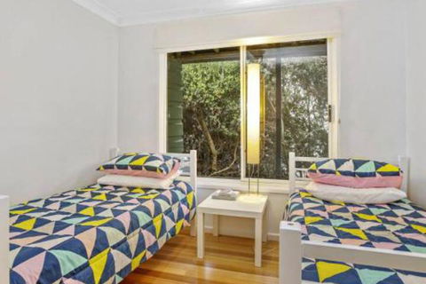 SEAVIEW Ocean Views From A Modern Townhouse - Dalby Accommodation 7