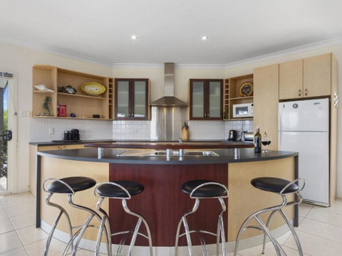 Carri Away 15 Solitude Drive - Dalby Accommodation 4