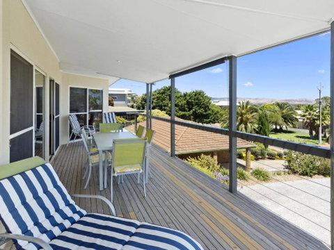 Carri Away 15 Solitude Drive - Dalby Accommodation 3