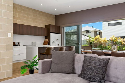 BEACHSIDE HAVEN - Dalby Accommodation 7