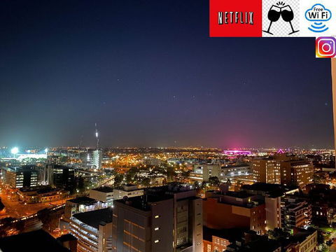 LOCATION LOCATION CITY VIEWS NETFLIX WIFI WINE - Dalby Accommodation 2