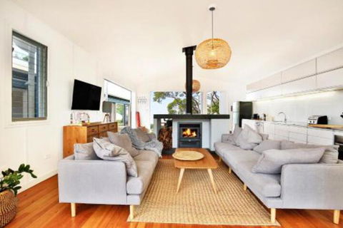 Ayana Beach House Pet Friendly Opposite Beach - Dalby Accommodation 0