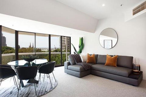 THE HYDEAWAY LUXE HYDE PARK CITY APARTMENT Hosted By LAbode Accommodation - Dalby Accommodation 0