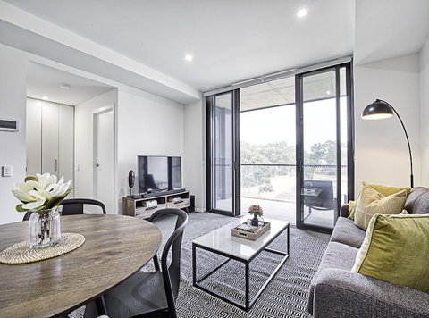 CANBERRA CHIC Hosted By LAbode - Dalby Accommodation 6