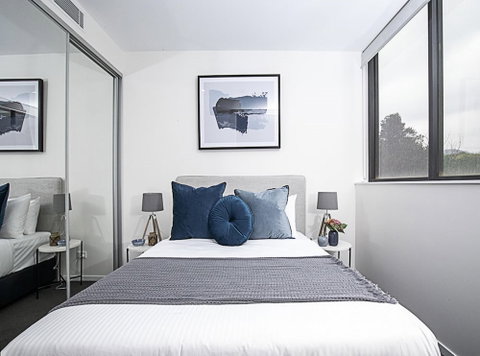 CANBERRA CHIC Hosted By LAbode - Dalby Accommodation 3