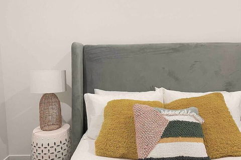 Hope Island Water Front House - Dalby Accommodation 6