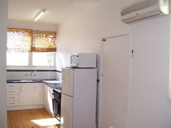 Aussie Bacon & Eggs Cottages - Dalby Accommodation 3