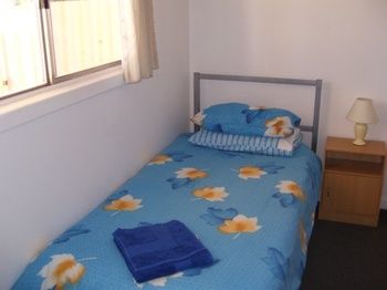 Aussie Bacon & Eggs Cottages - Dalby Accommodation 4