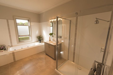 BEL MIREN SARAH LOUISA - Dalby Accommodation 5