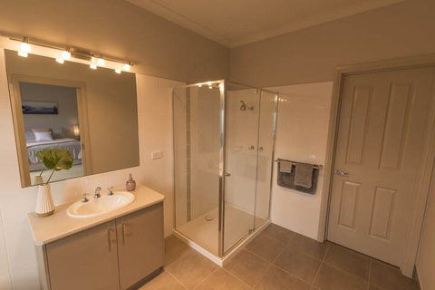 BEL MIREN SARAH LOUISA - Dalby Accommodation 7