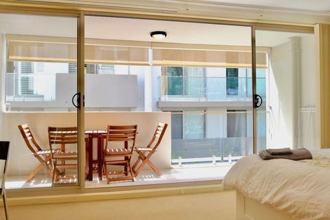 Manly Studio 2 Minutes From The Beach - Dalby Accommodation 7