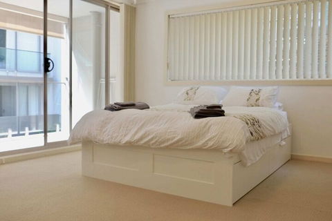 Manly Studio 2 Minutes From The Beach - Dalby Accommodation 3