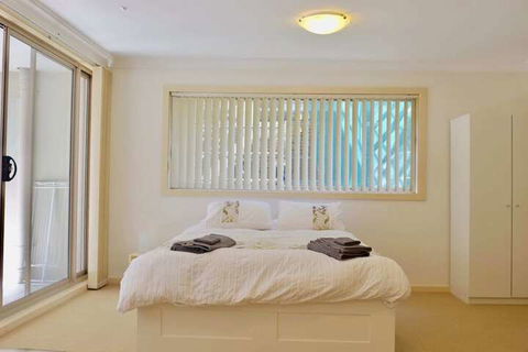 Manly Studio 2 Minutes From The Beach - Dalby Accommodation 5