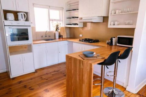 A Wave Away At Glenelg Cosy Unit Near The Beach - Dalby Accommodation 5