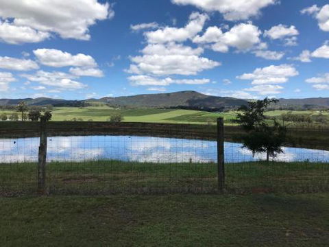 Oakey Creek HV Country Retreat Walk To Wine Tasting - Dalby Accommodation 1