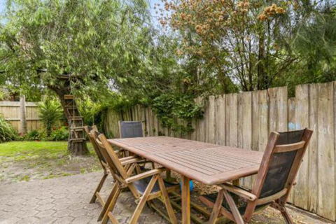 THE BEACH HIVE PET FRIENDLY (OUTSIDE ONLY) INLET SIDE - Dalby Accommodation 6