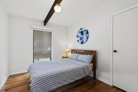 THE BEACH HIVE PET FRIENDLY (OUTSIDE ONLY) INLET SIDE - Dalby Accommodation 1
