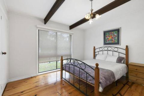 THE BEACH HIVE PET FRIENDLY (OUTSIDE ONLY) INLET SIDE - Dalby Accommodation 2