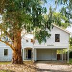 EVERGREEN BEACH HOUSE - Dalby Accommodation 0
