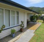 Edge Hill Clean  Green Cairns 7 Minutes from the Airport 7 Minutes to Cairns CBD  Reef Fleet Terminal - Dalby Accommodation