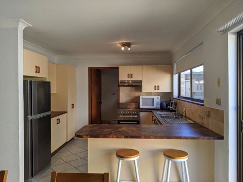 DAVIES STREET 3 / 14 MOLLYMOOK - Dalby Accommodation 5