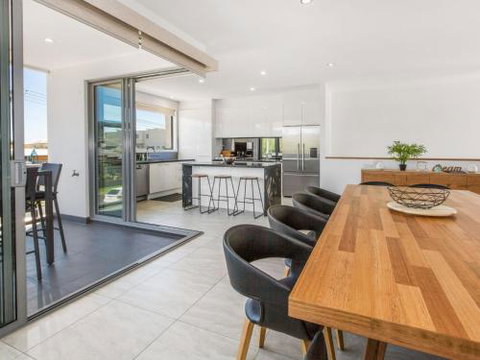 CASABLANCA DROMANA - Dalby Accommodation 2