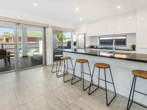CASABLANCA DROMANA - Dalby Accommodation 4
