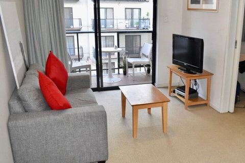 Convenient City Aprt For 2 W / Pool Gym Tennis Court - Dalby Accommodation 4