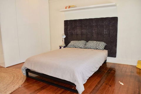 Art Deco Apt In Sunny Elwood Minutes To St. Kilda - Dalby Accommodation 4