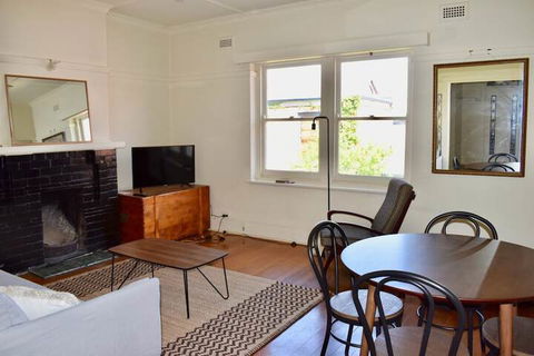 Art Deco Apt In Sunny Elwood Minutes To St. Kilda - Dalby Accommodation 3