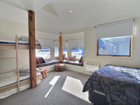 Vertical Limit - Dalby Accommodation 3