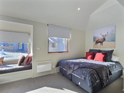 Vertical Limit - Dalby Accommodation 2