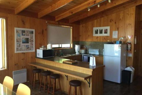 Alluvion Beach Cottage - Dalby Accommodation 6