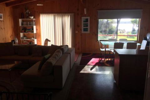 Alluvion Beach Cottage - Dalby Accommodation 3