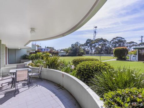 Mitchell Pde 2 / 1a Fathoms - Dalby Accommodation 6