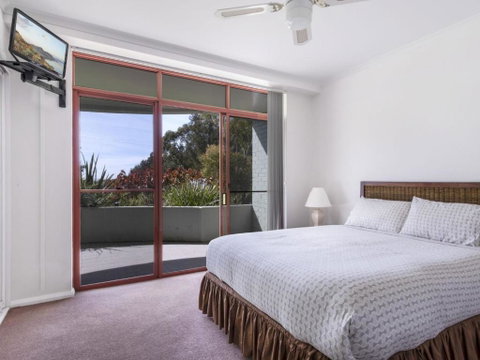 Mitchell Pde 2 / 1a Fathoms - Dalby Accommodation 3
