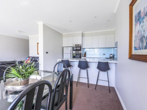 Mitchell Pde 2 / 1a Fathoms - Dalby Accommodation 2