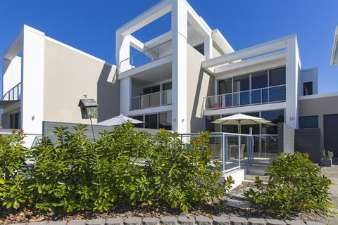 Waves On Kamala 13 - Dalby Accommodation 1