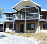 Jay's Beach House - Dalby Accommodation