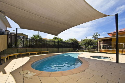 Aqua Lagoon - Dalby Accommodation 2