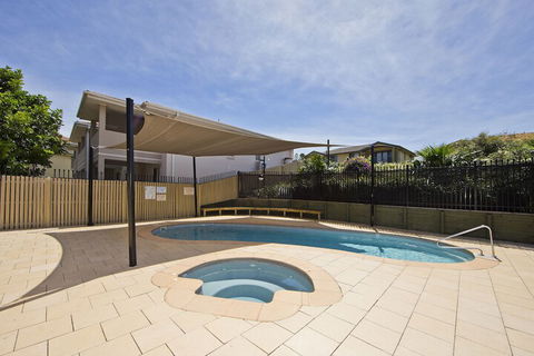 Aqua Lagoon - Dalby Accommodation 6